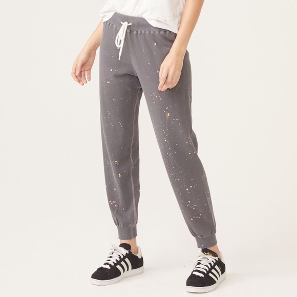 Monrow Pants - Monrow Splatter scuff Sweats
